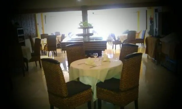 Otel Rebecca Park 2*