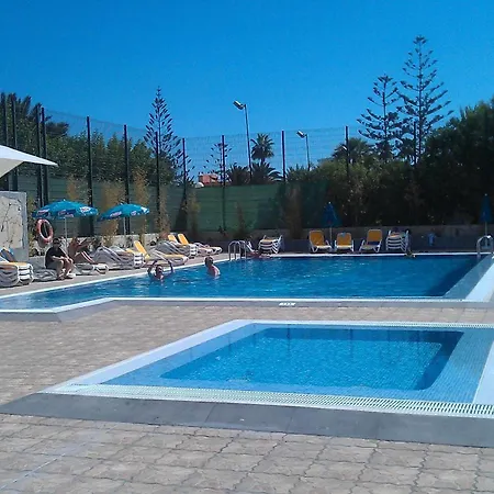 מלון Rebecca Park 2*